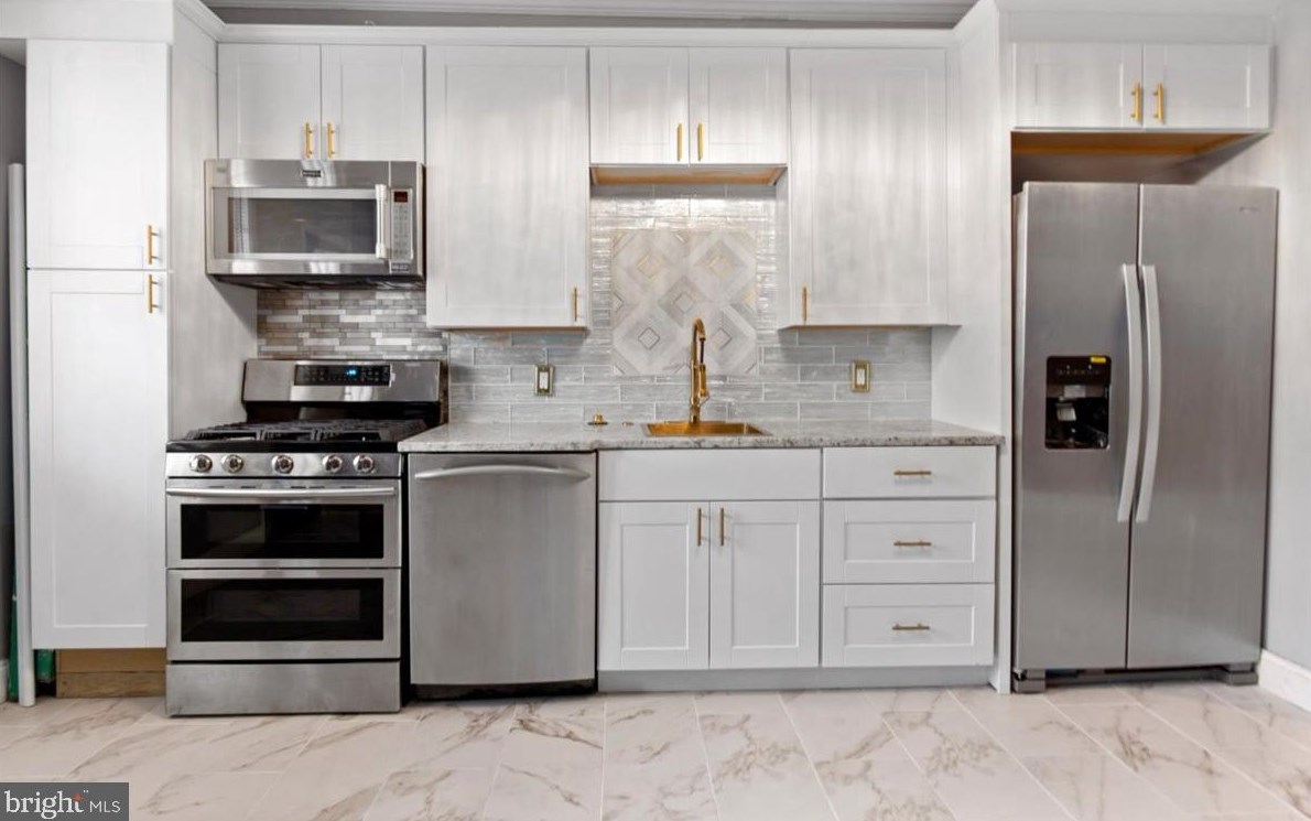 419 Kenwood Ave, Baltimore MD  21224-1211 exterior