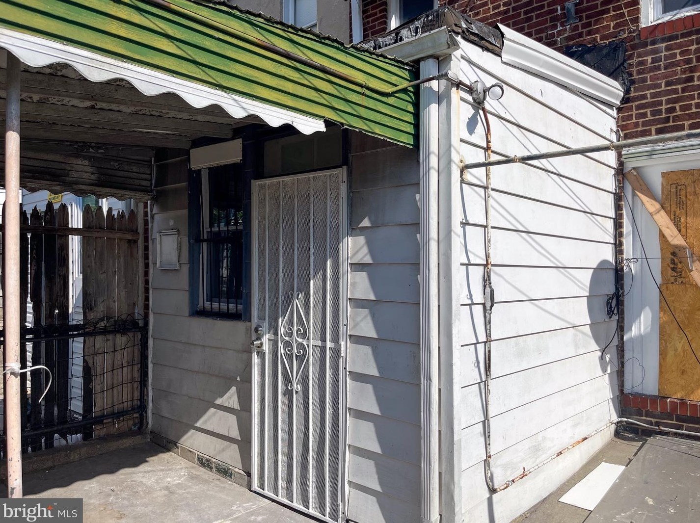 406 Clinton St, Baltimore MD  21224-1450 exterior