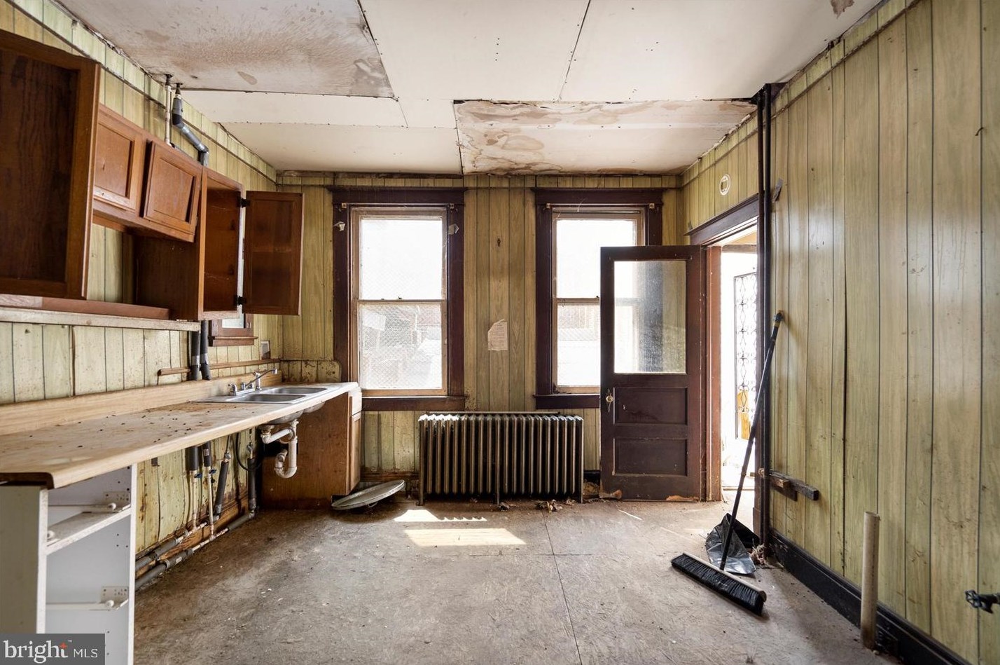 430 Highland Ave, Baltimore MD  21224-1443 exterior