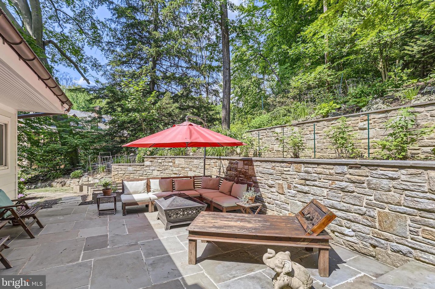 14 Edgevale Rd, Baltimore MD  21210-2253 exterior