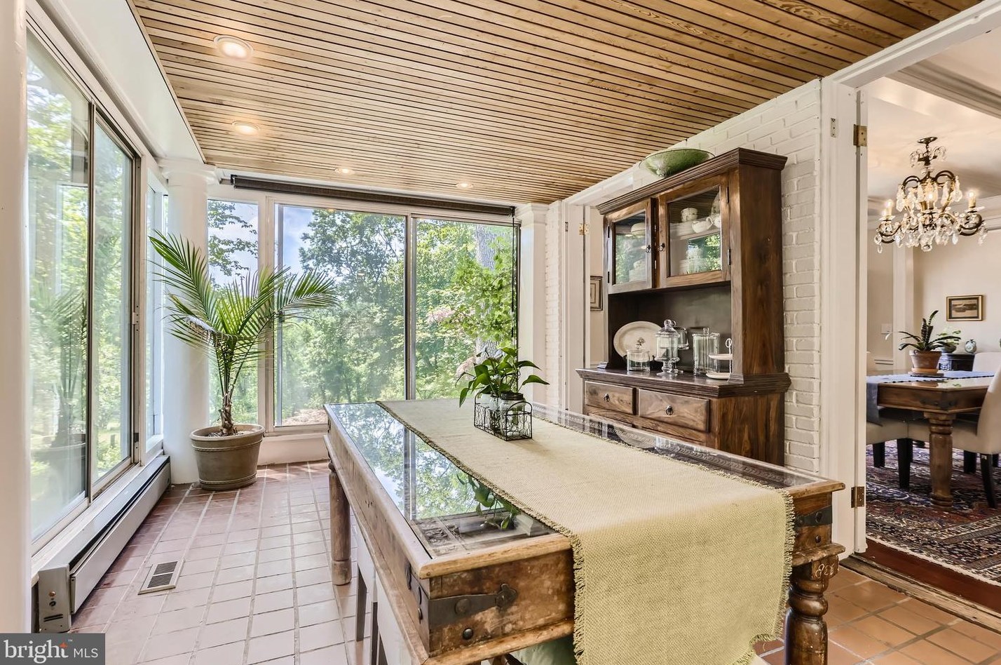 14 Edgevale Rd, Baltimore MD  21210-2253 exterior