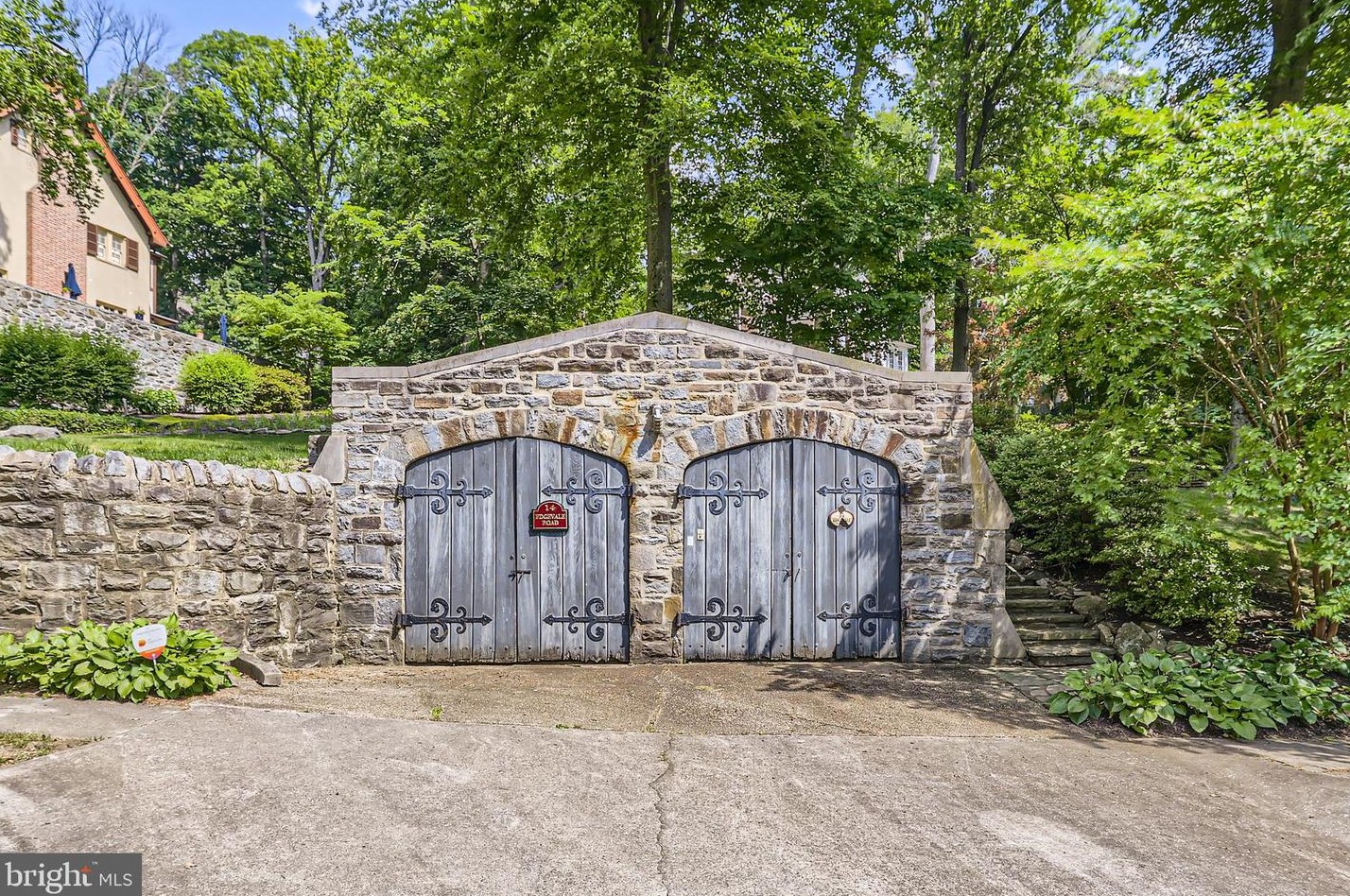 14 Edgevale Rd, Baltimore MD  21210-2253 exterior