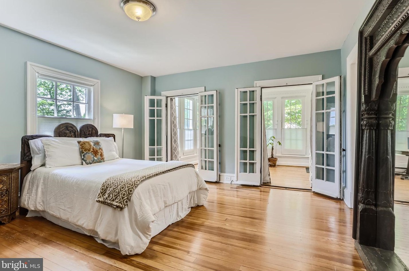 14 Edgevale Rd, Baltimore MD  21210-2253 exterior