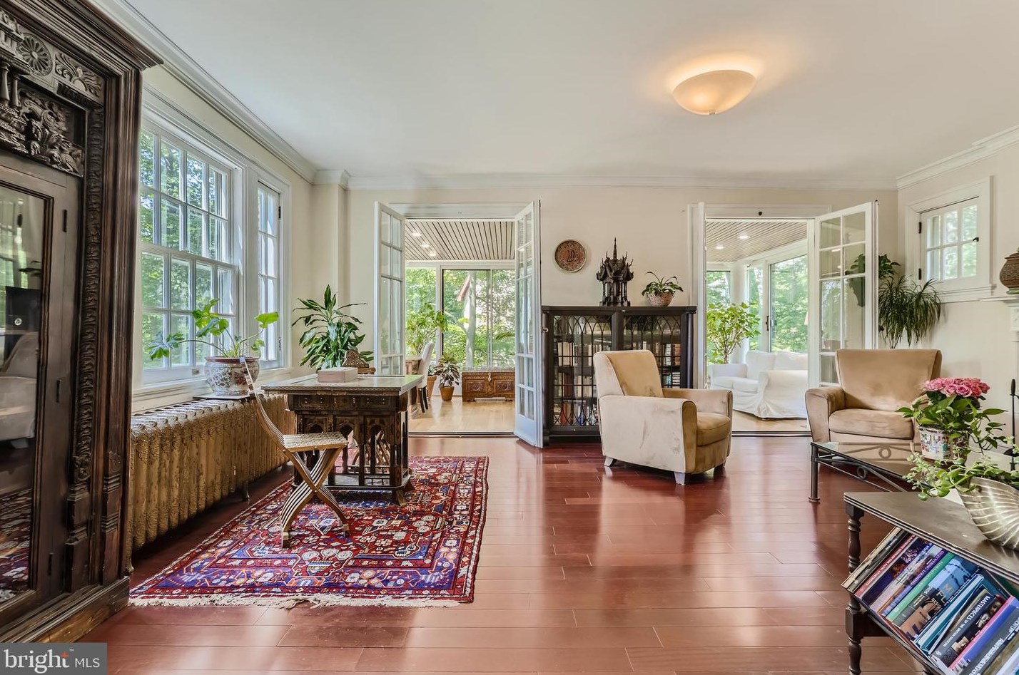 14 Edgevale Rd, Baltimore MD  21210-2253 exterior