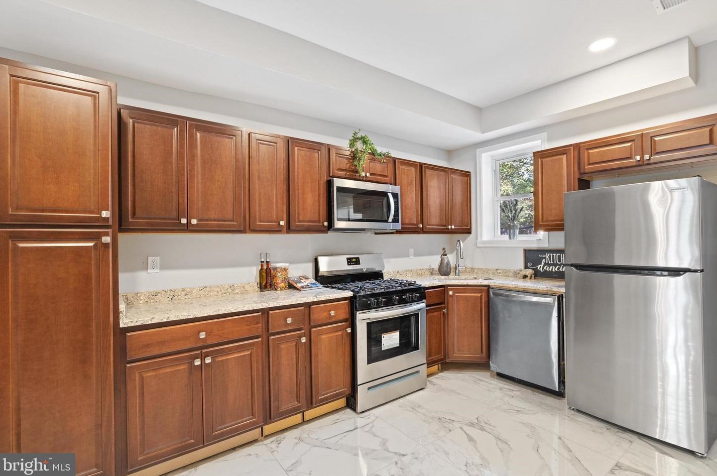 2809 The Alameda, Baltimore MD  21218-3728 exterior