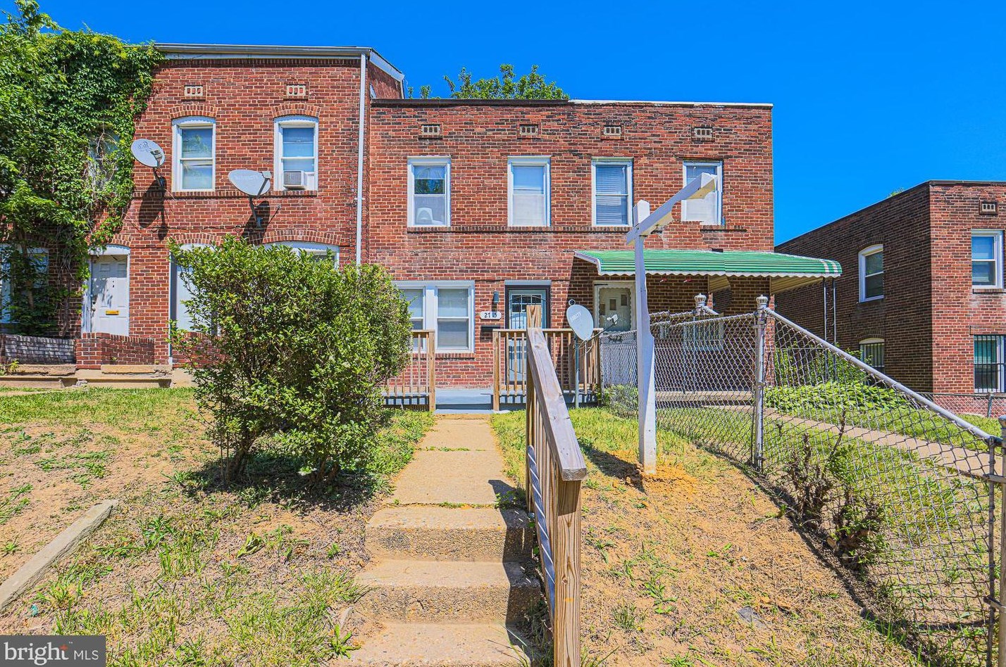 2715 Bookert Dr, Baltimore, MD 21225-1304