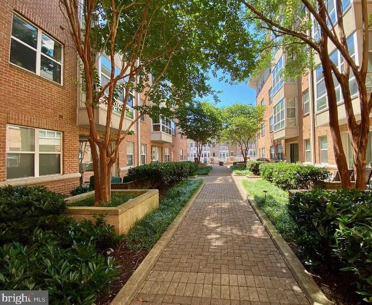 23 Pierside Dr #318, Baltimore, MD 21230