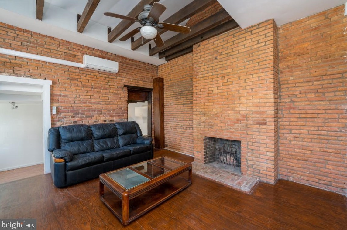 825 W Lombard St, Baltimore, MD 21201