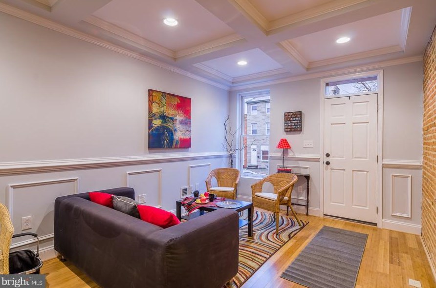 627 S Montford Ave, Baltimore, MD 21205