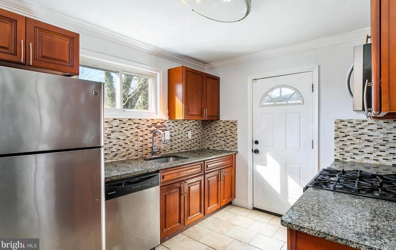 5621 Gardenville Ave, Baltimore, MD 21206