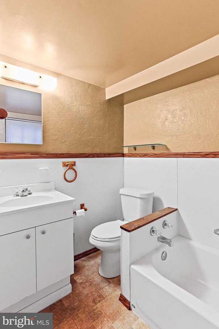 344 Folcroft St, Baltimore MD  21224-2910 exterior