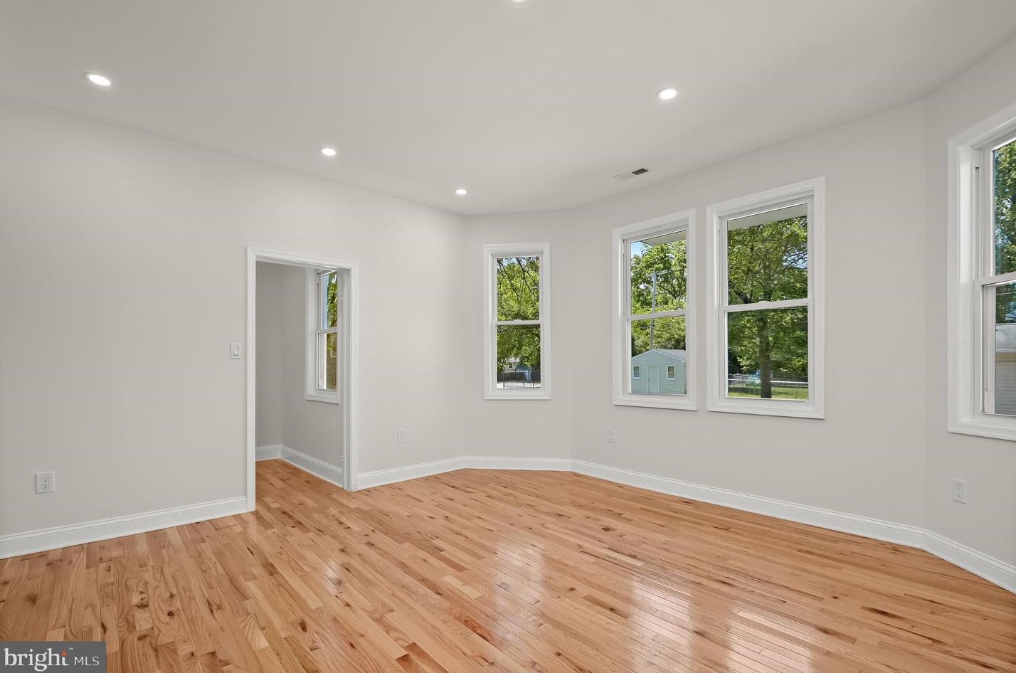 2915 Glenmore Ave, Baltimore MD 21206-2010 exterior