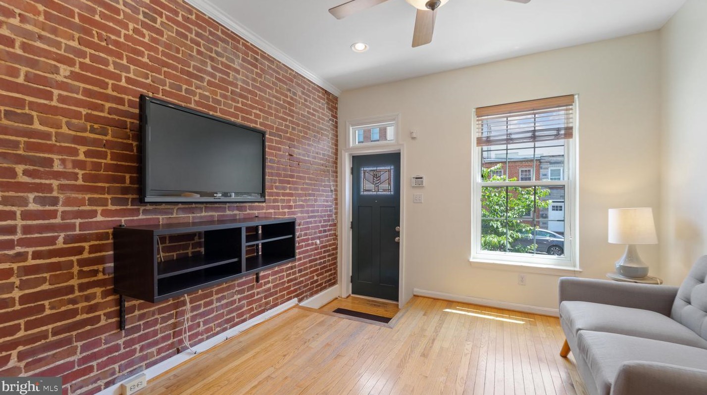 3414 Dillon St, Baltimore, MD 21224-5124