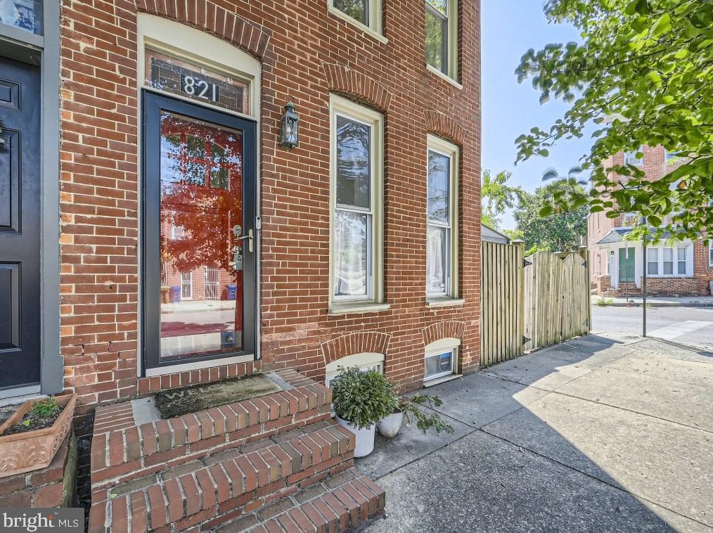 821 Barre St, Baltimore, MD 21230-2402