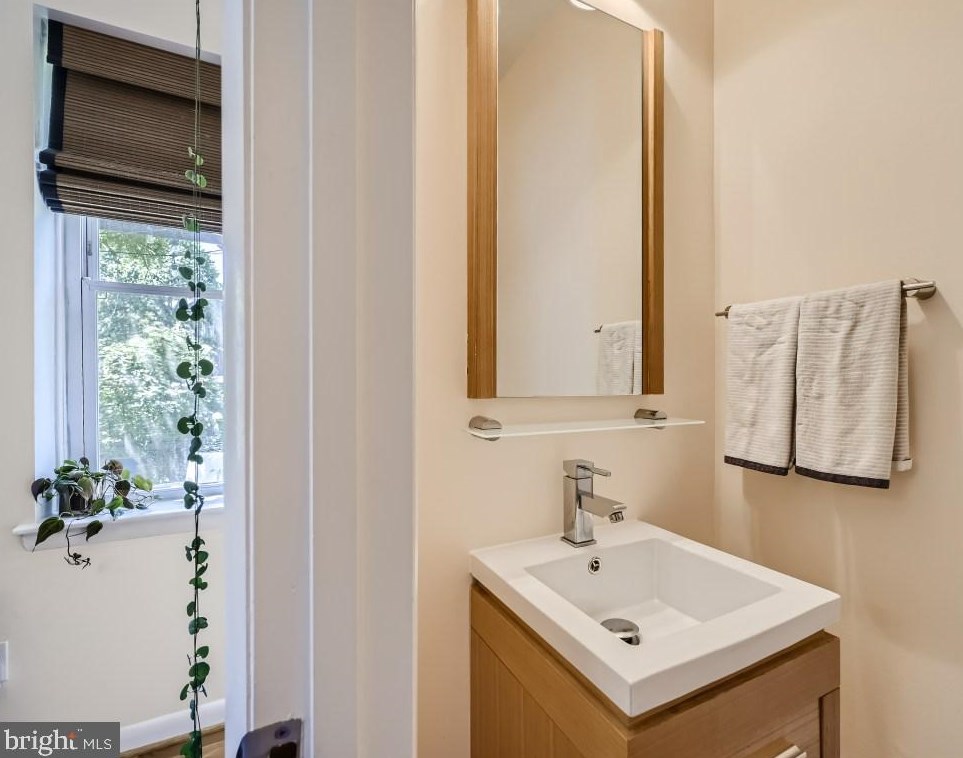 821 Barre St, Baltimore MD 21230-2421 exterior