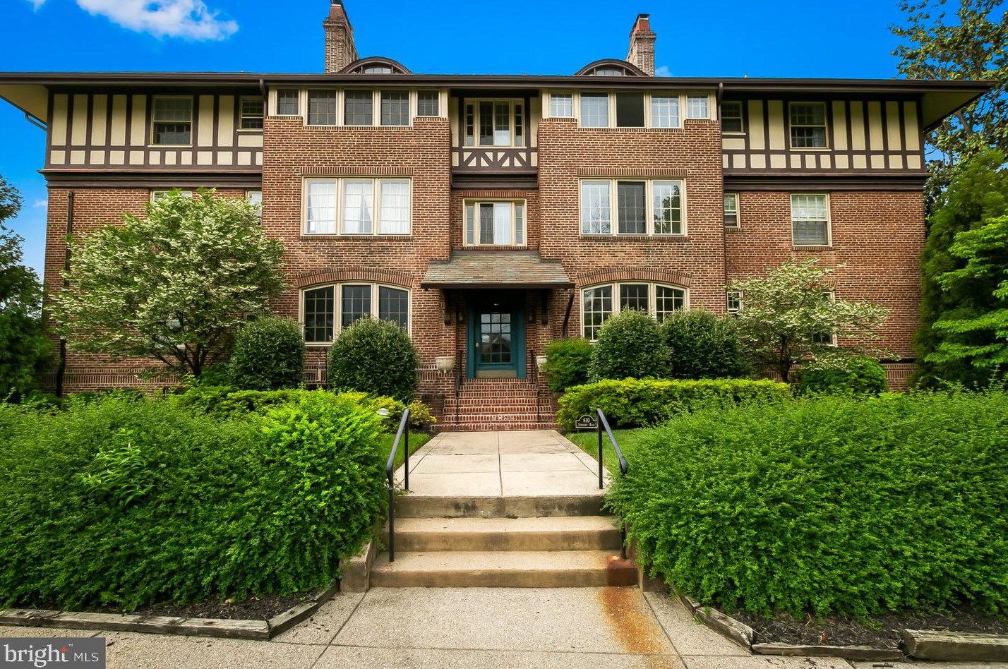 610 Somerset Rd #302, Baltimore, MD 21210