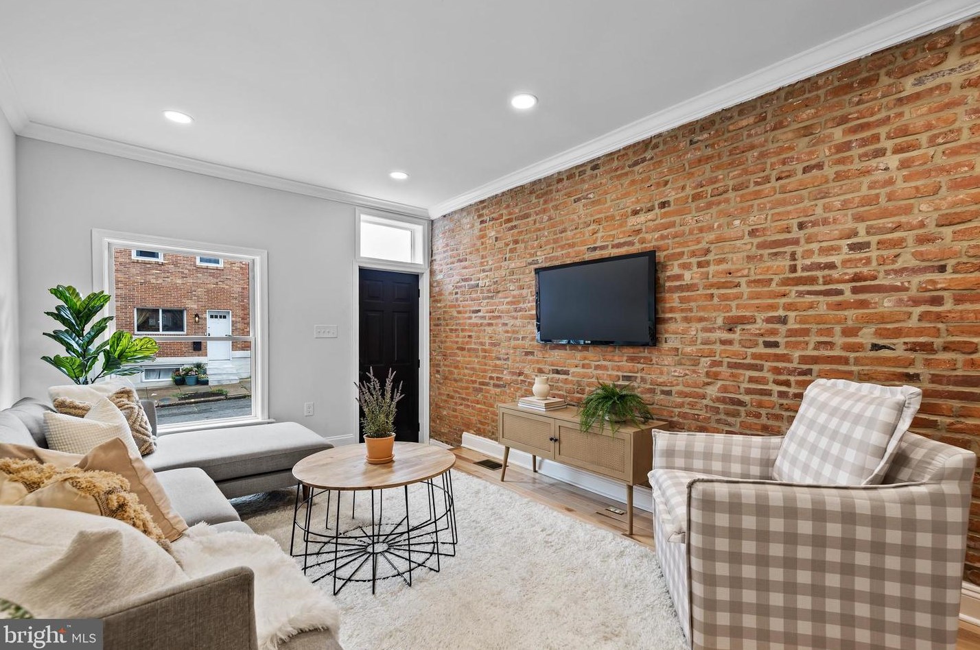 646 Curley St, Baltimore MD  21224-2737 exterior