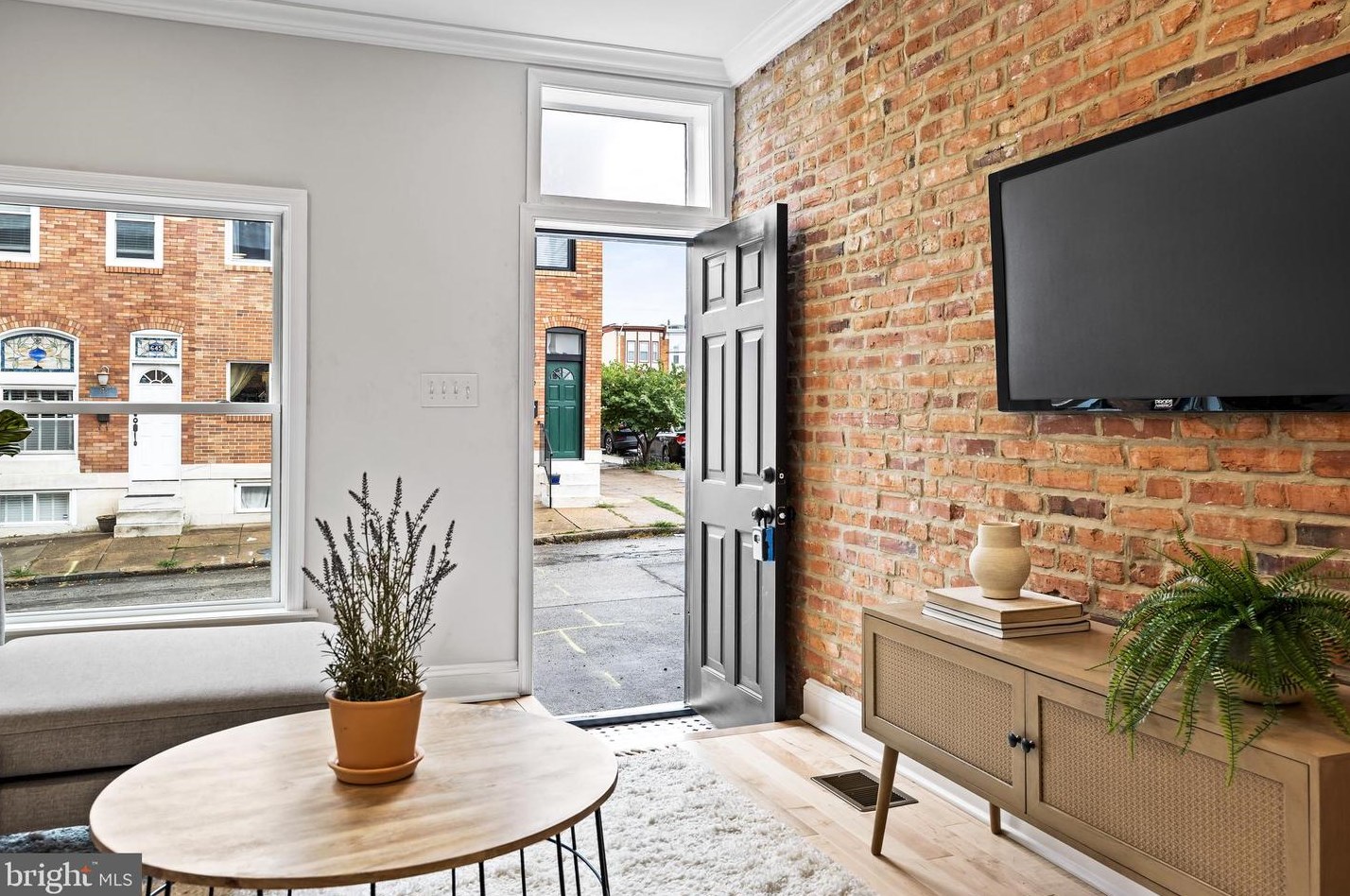 646 Curley St, Baltimore MD  21224-2737 exterior