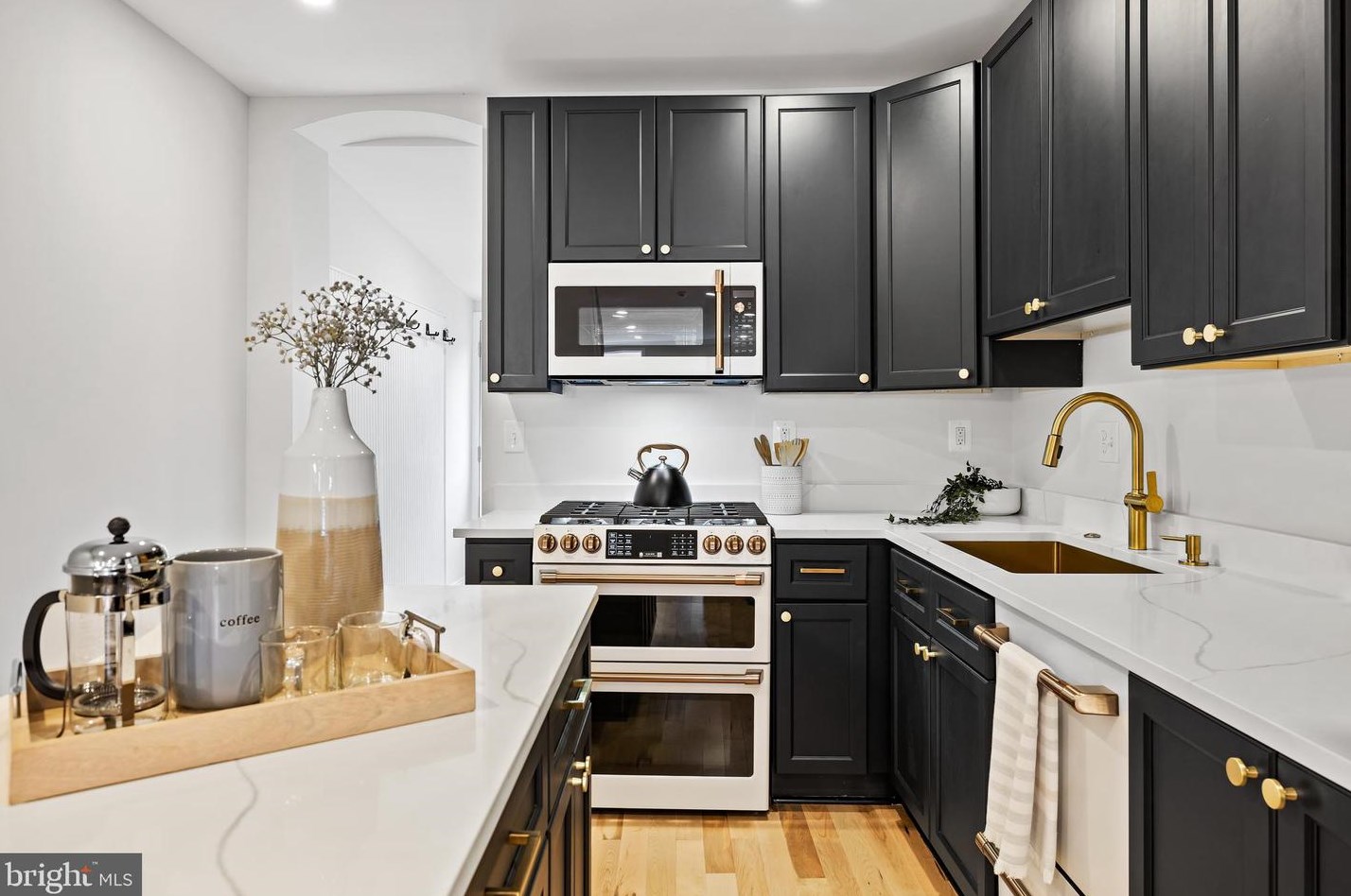 646 Curley St, Baltimore MD  21224-2737 exterior