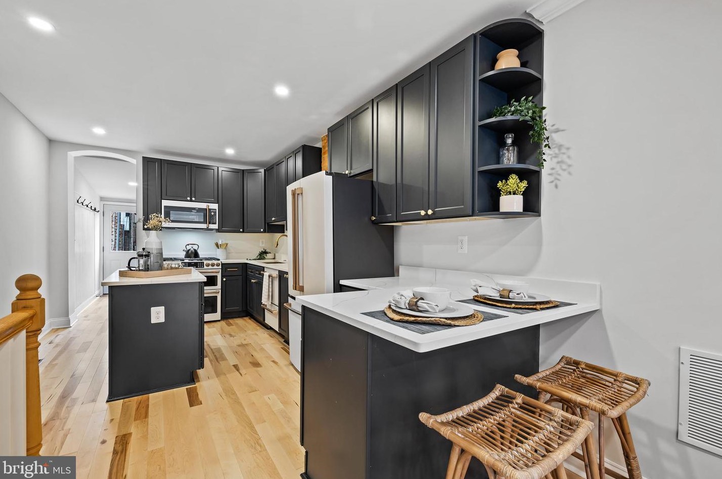 646 Curley St, Baltimore MD  21224-2737 exterior