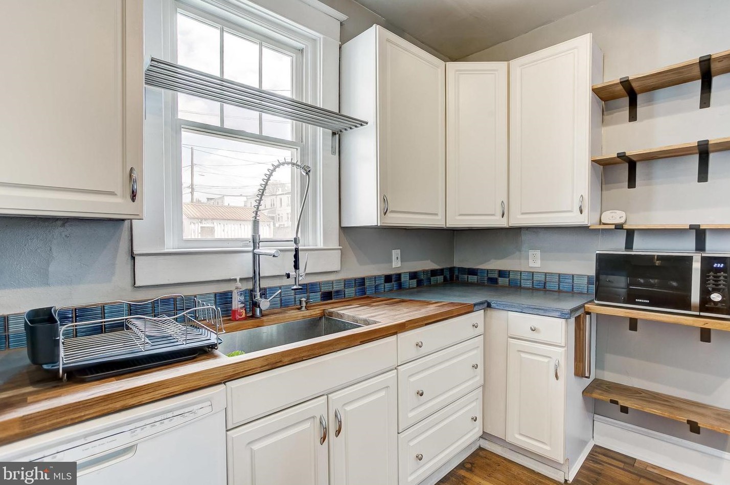 1353 42, Baltimore MD 21218-1202 exterior