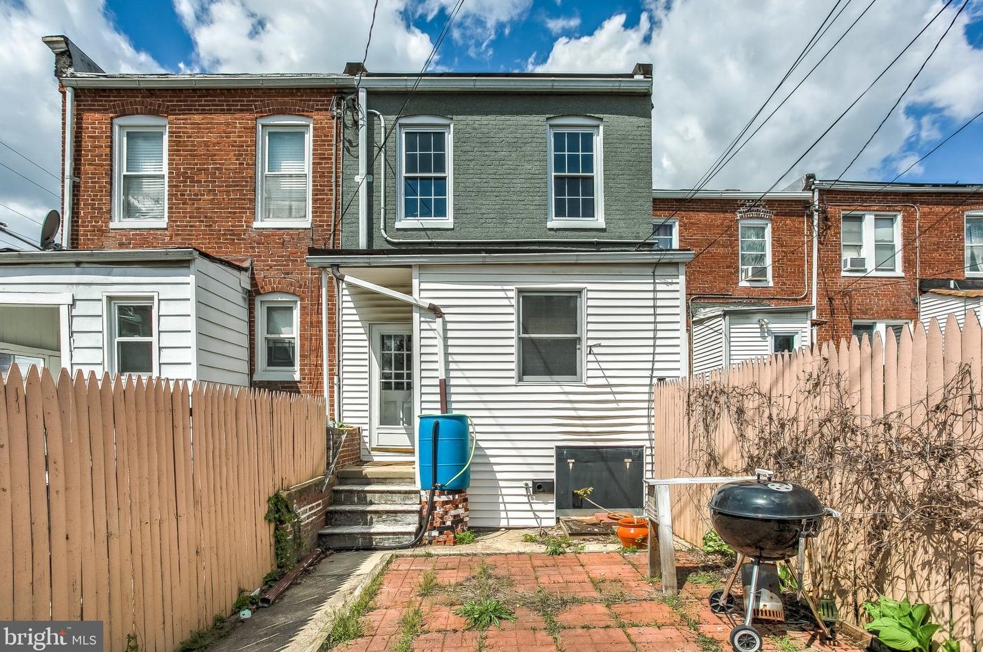 1353 42, Baltimore MD 21218-1202 exterior