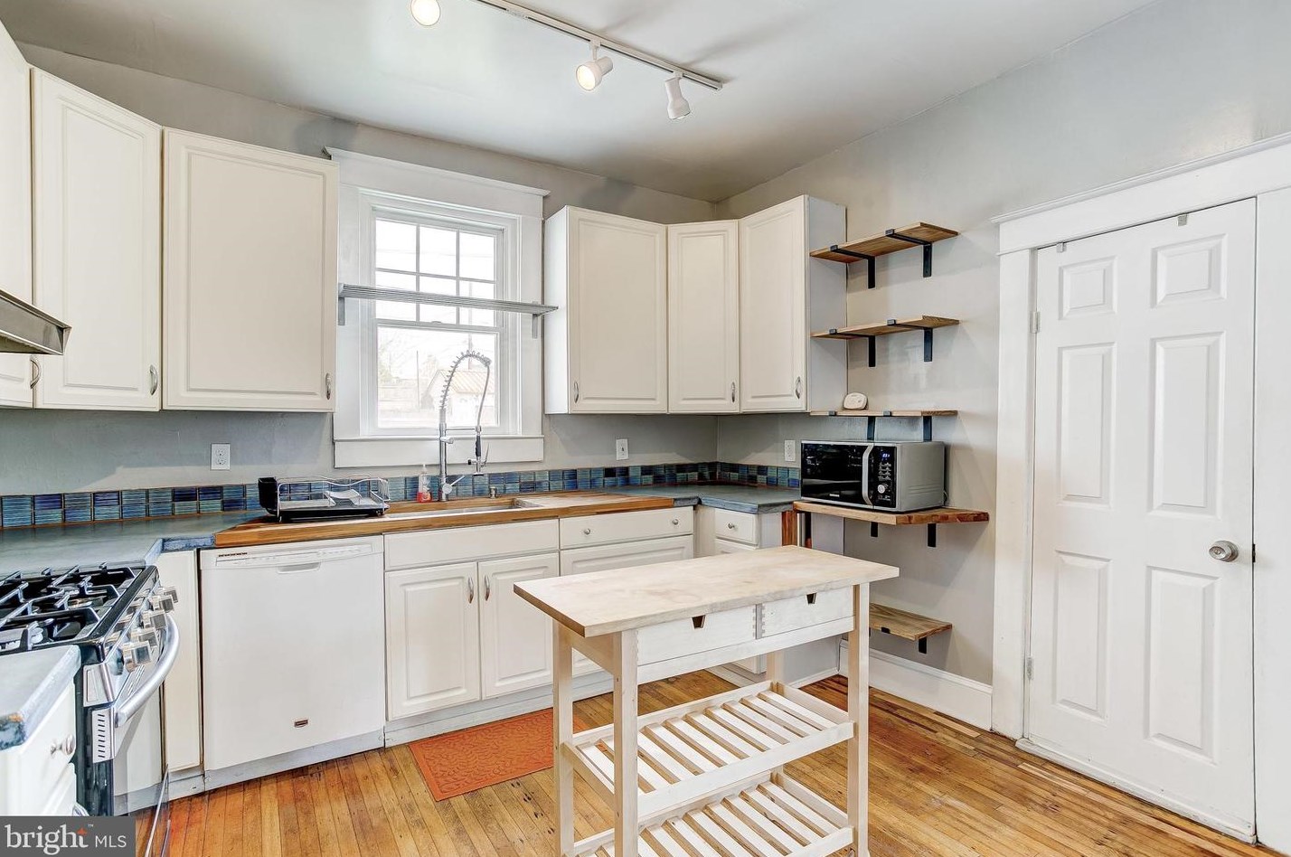 1353 42, Baltimore MD 21218-1202 exterior