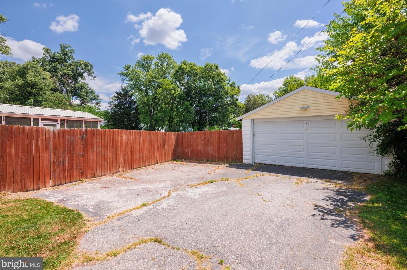 6405 Sefton Ave, Baltimore MD 21214-2339 exterior