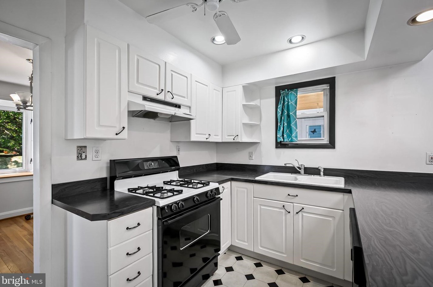 5016 Pilgrim Rd, Baltimore MD 21214-1541 exterior