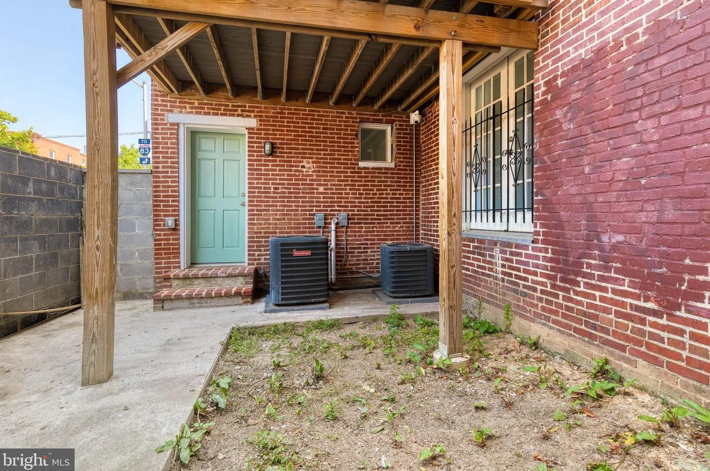 1501 Baltimore St, Baltimore MD  21231-4733 exterior