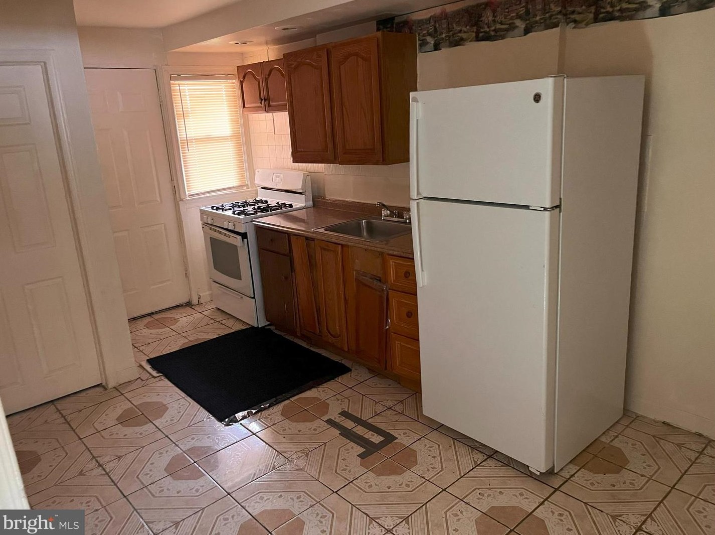 1612 Plum St, Baltimore, MD 21226-1328