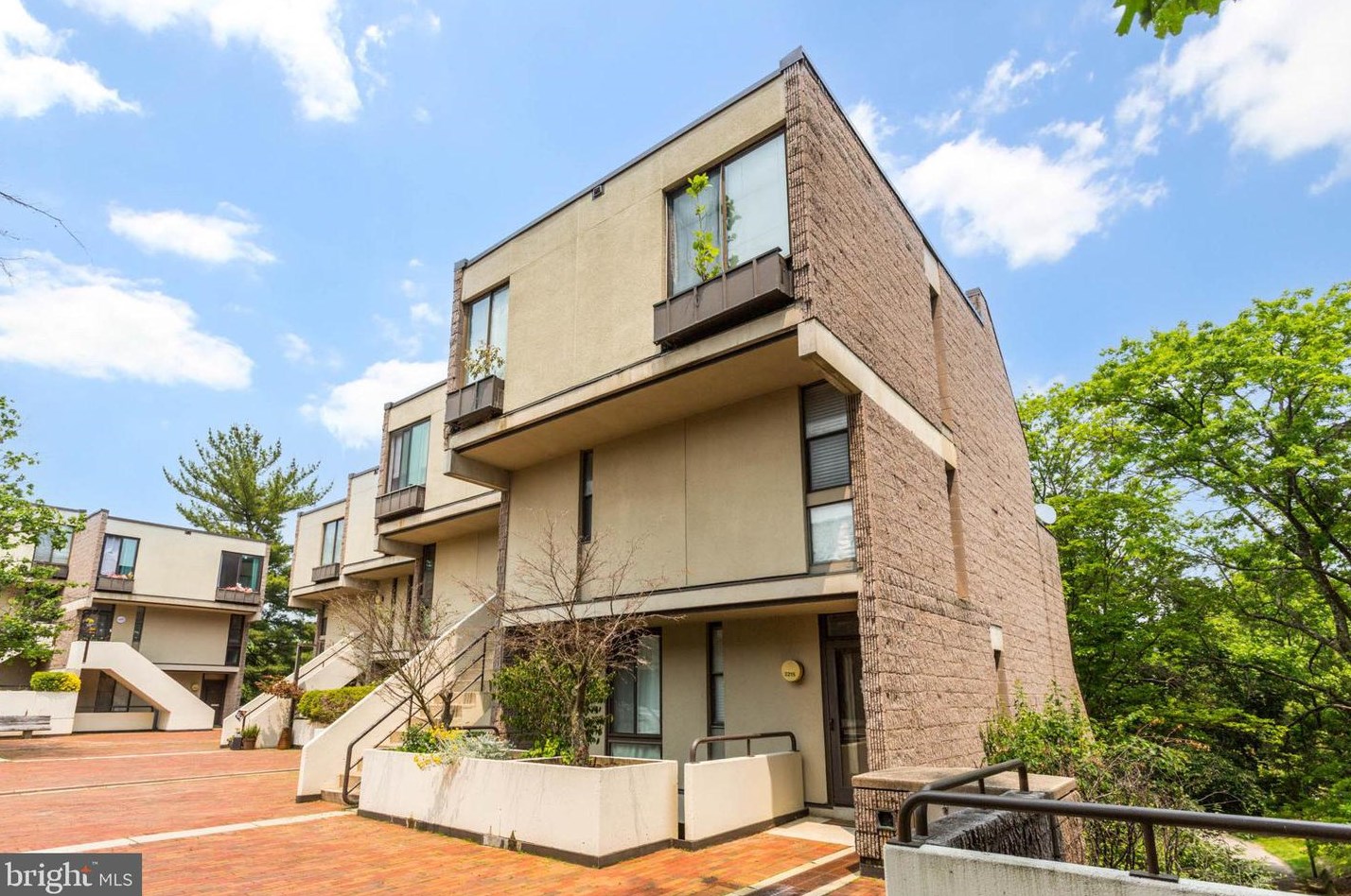 2213 Deerfern Cres, Baltimore, MD 21209-4605