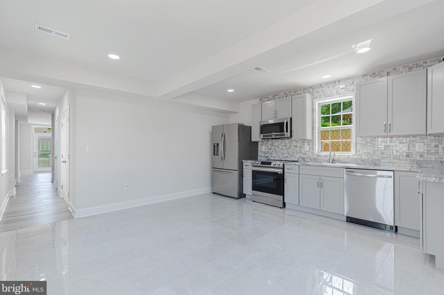 1420 Elmtree St, Baltimore MD  21226-1240 exterior