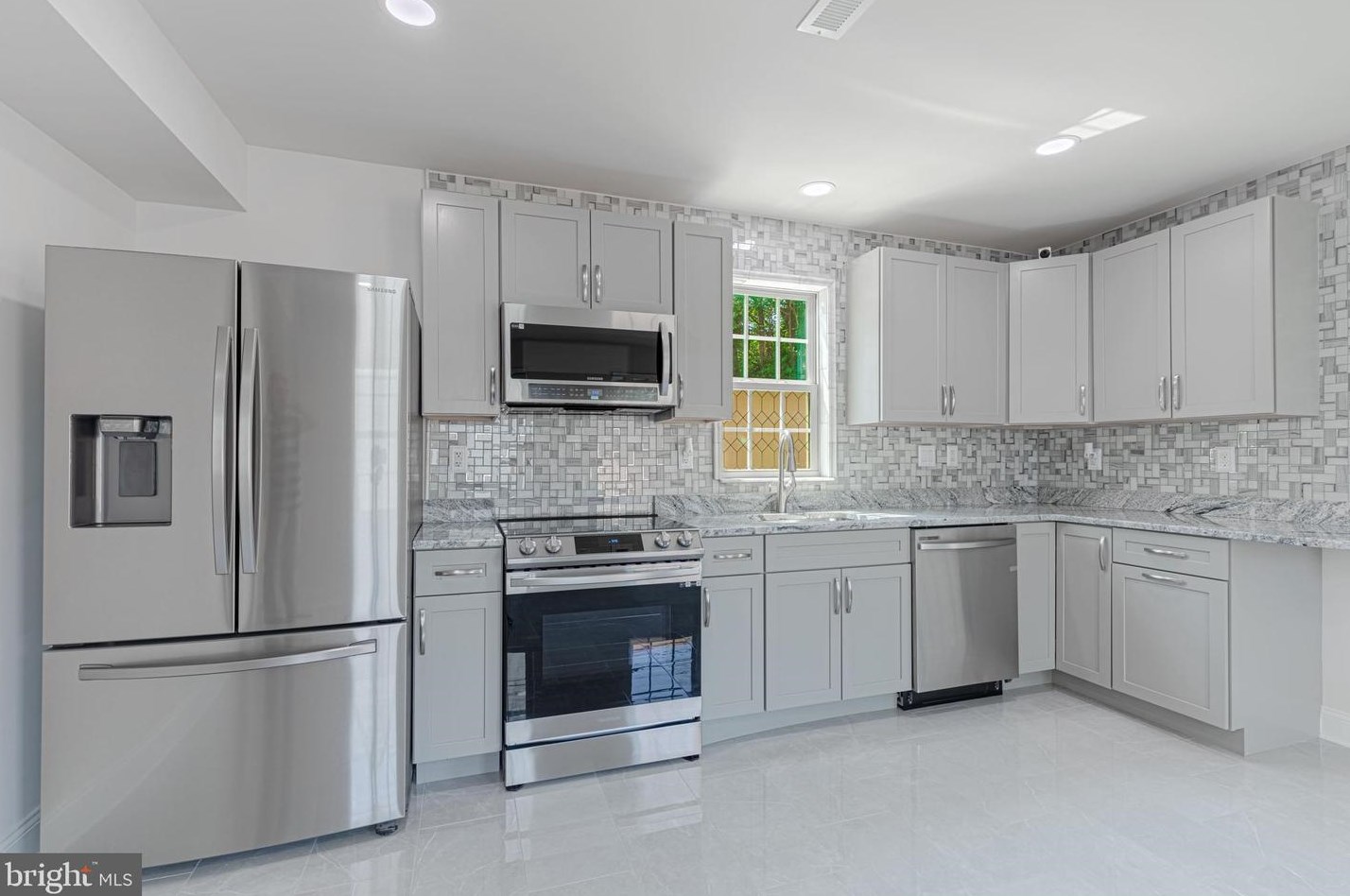 1420 Elmtree St, Baltimore MD  21226-1240 exterior