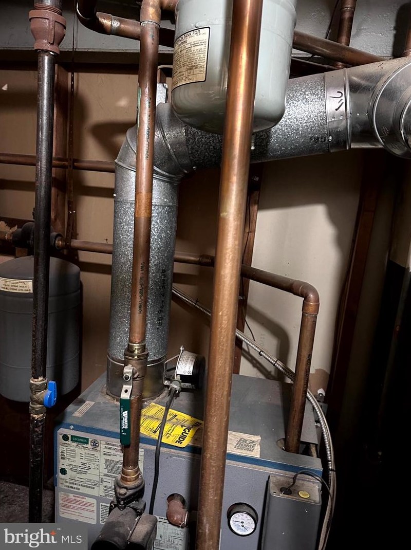 4625 Mary Ave, Baltimore MD 21206-2803 exterior