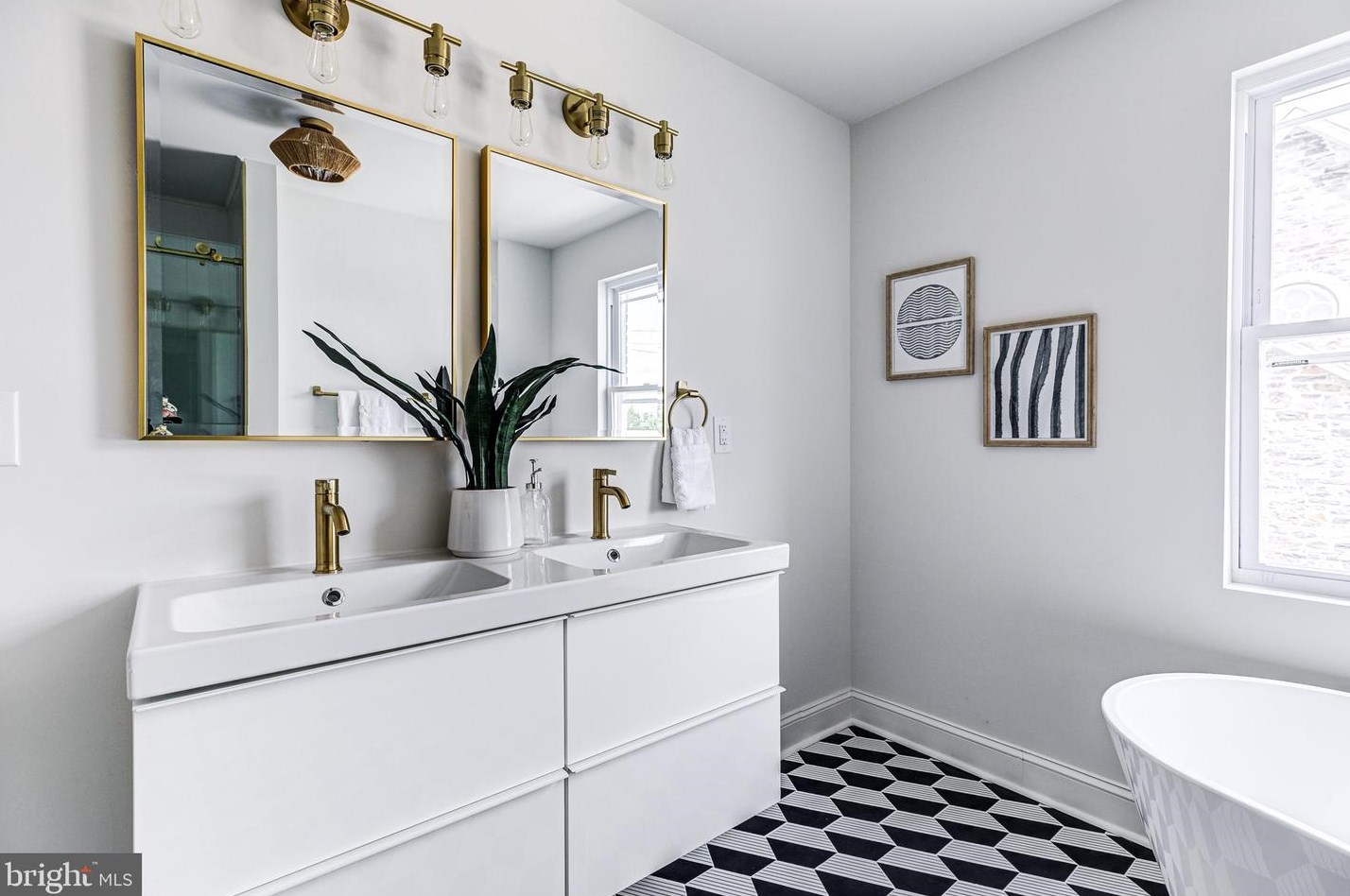 815 33 St, Baltimore MD 21211-2707 exterior