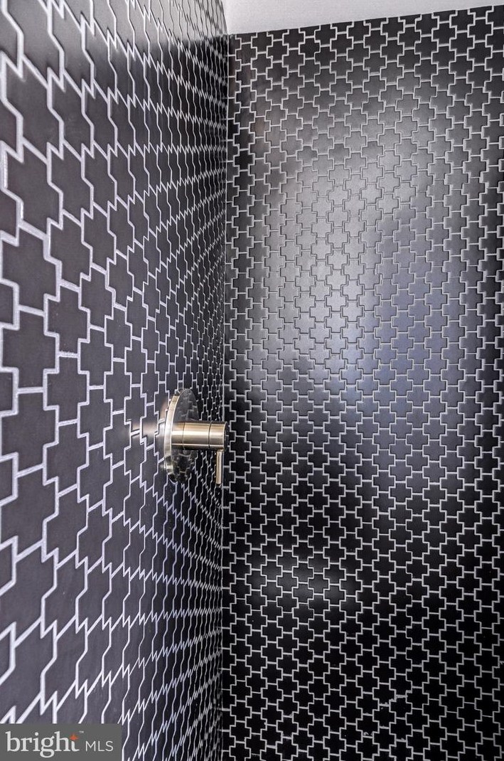 815 33 St, Baltimore MD 21211-2707 exterior