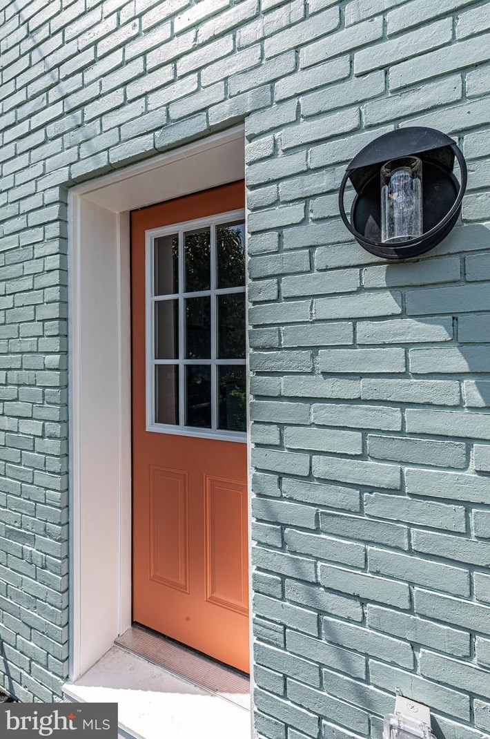 815 33 St, Baltimore MD 21211-2707 exterior