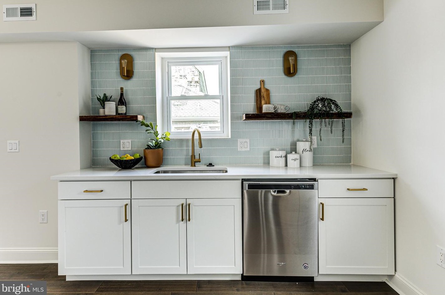 815 33 St, Baltimore MD 21211-2707 exterior