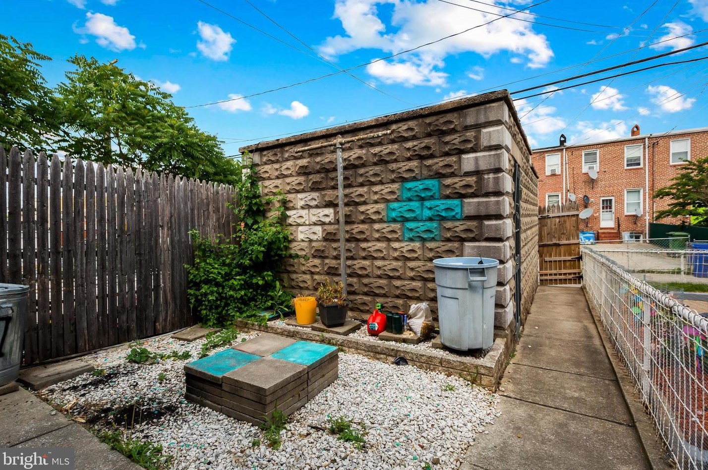 407 Elrino St, Baltimore MD  21224-2765 exterior