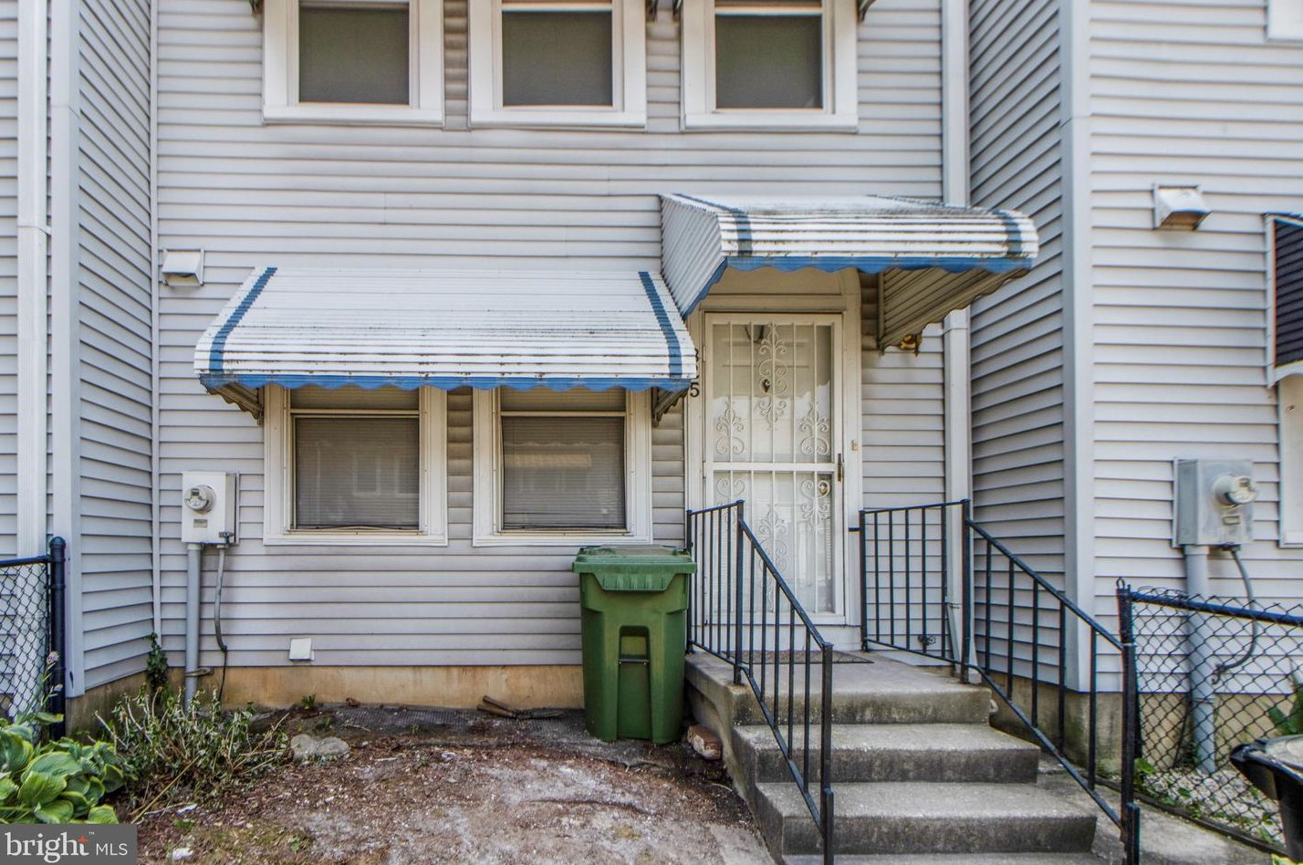825 Showell Ct, Baltimore, MD 21202