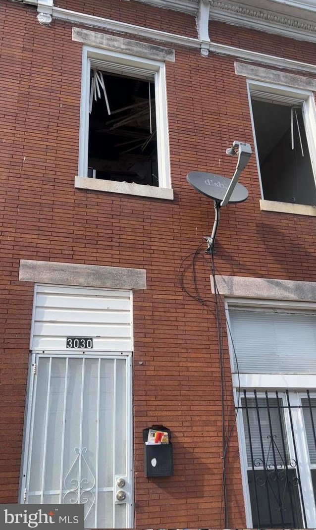 3030 Monument St, Baltimore MD  21205-2753 exterior