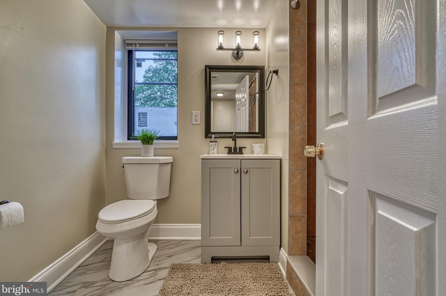 5210 The Alameda, Baltimore MD 21218-1357 exterior