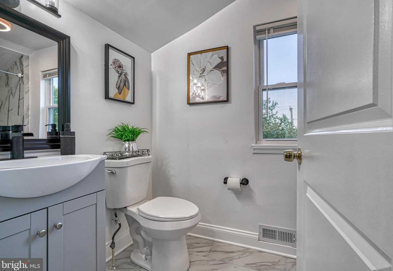 5210 The Alameda, Baltimore MD 21218-1357 exterior