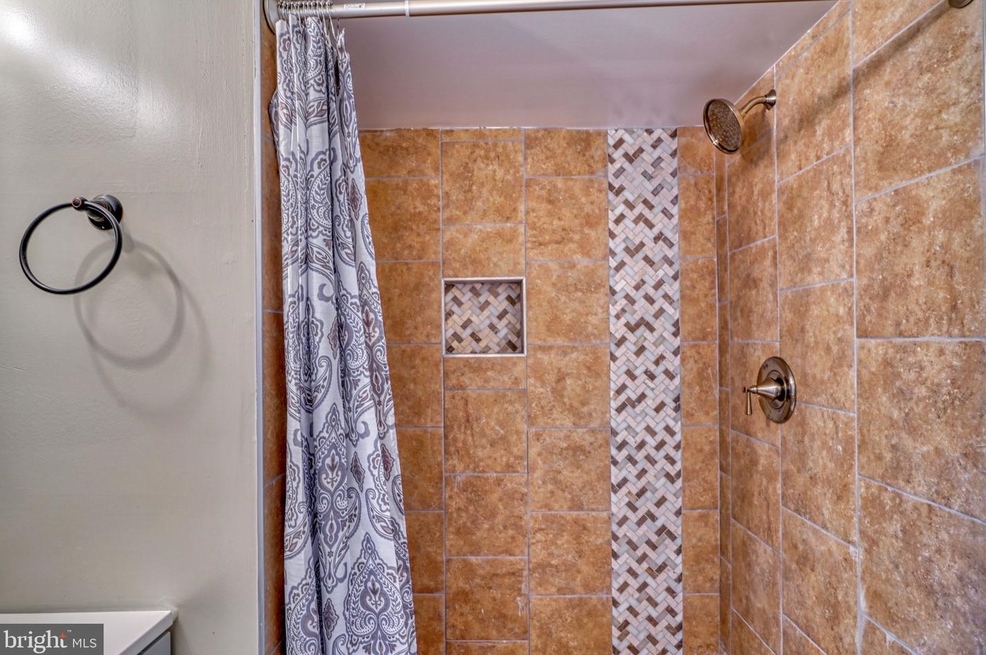 5210 The Alameda, Baltimore MD 21218-1357 exterior