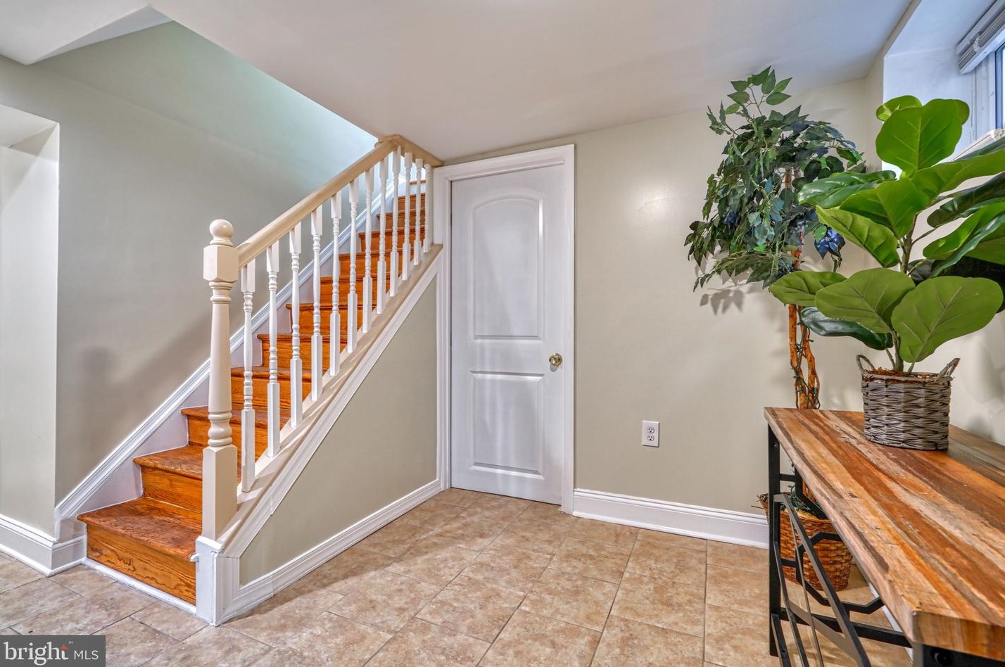 5210 The Alameda, Baltimore MD 21218-1357 exterior