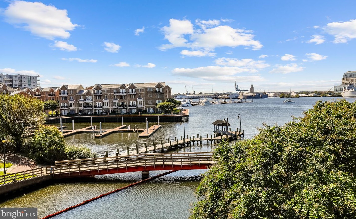 2515 Boston St, Baltimore MD  21224-4739 exterior