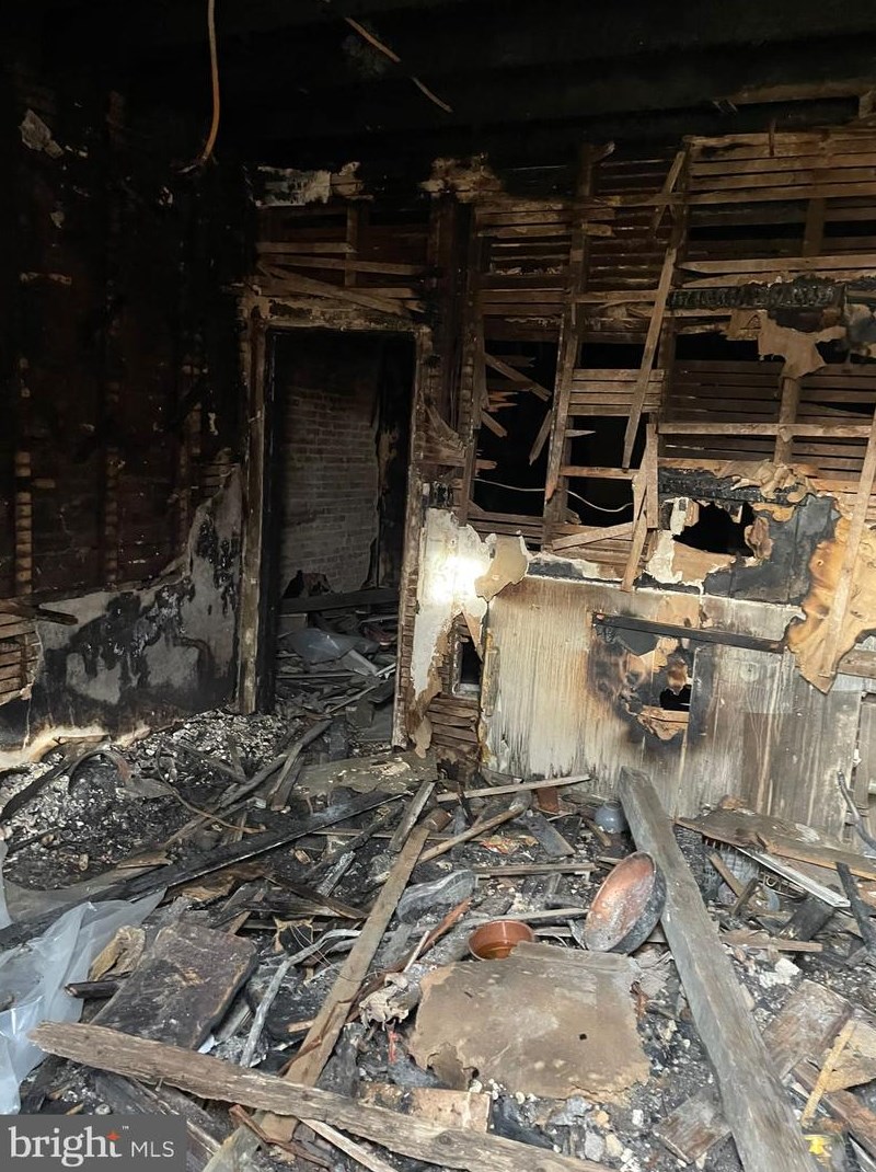 306 Hilton St, Baltimore, MD 21229-3013