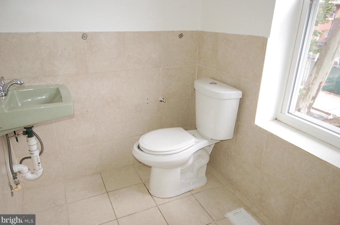 2015 Jefferson St, Baltimore MD  21205-2335 exterior