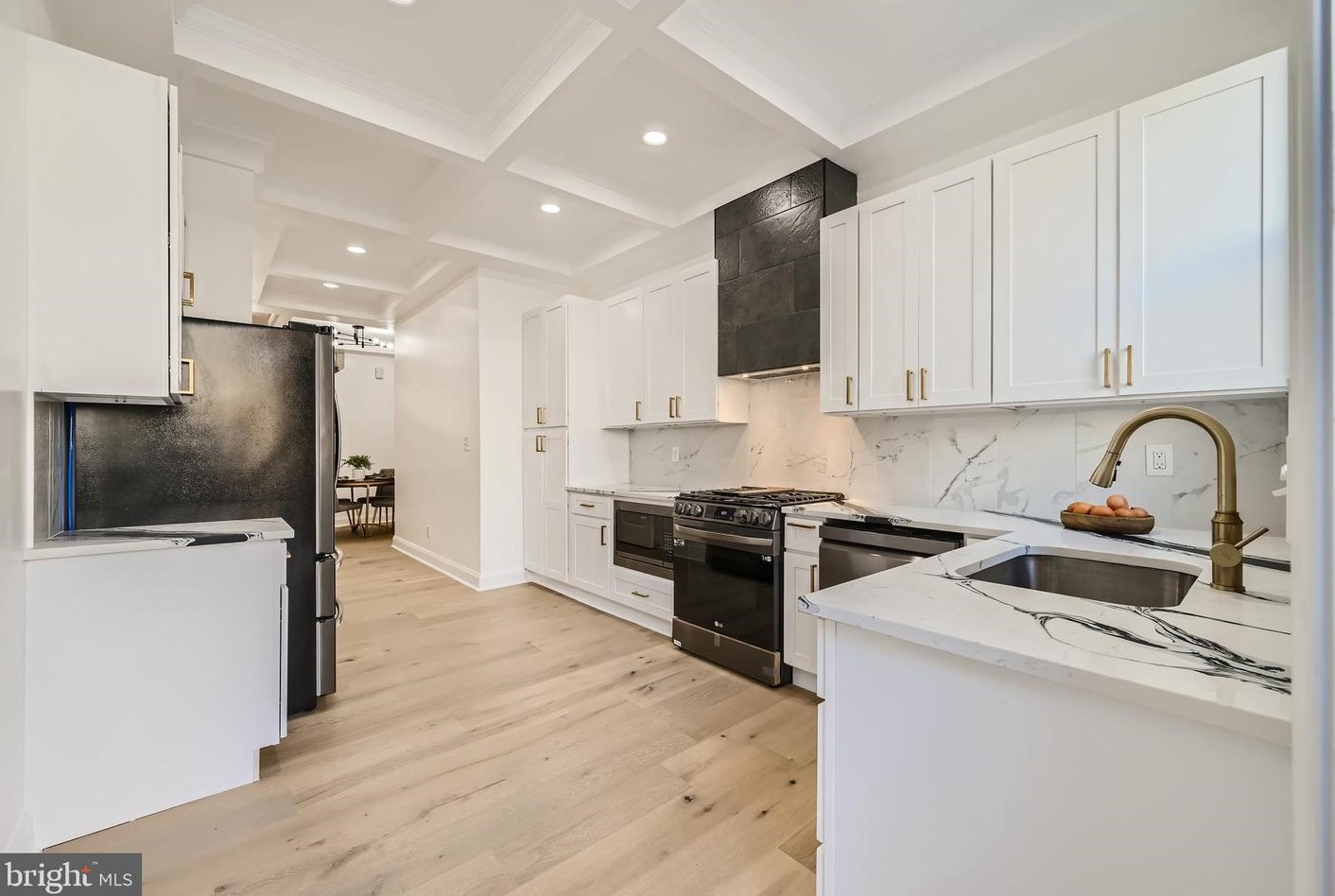 1606 Caroline St, Baltimore MD  21213-3332 exterior